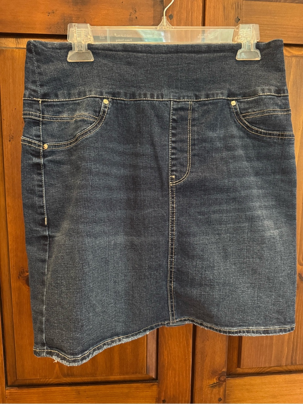 Seven7 Size 4 Classic Dark Blue Distressed Denim Tummy Toner Skort. EUC